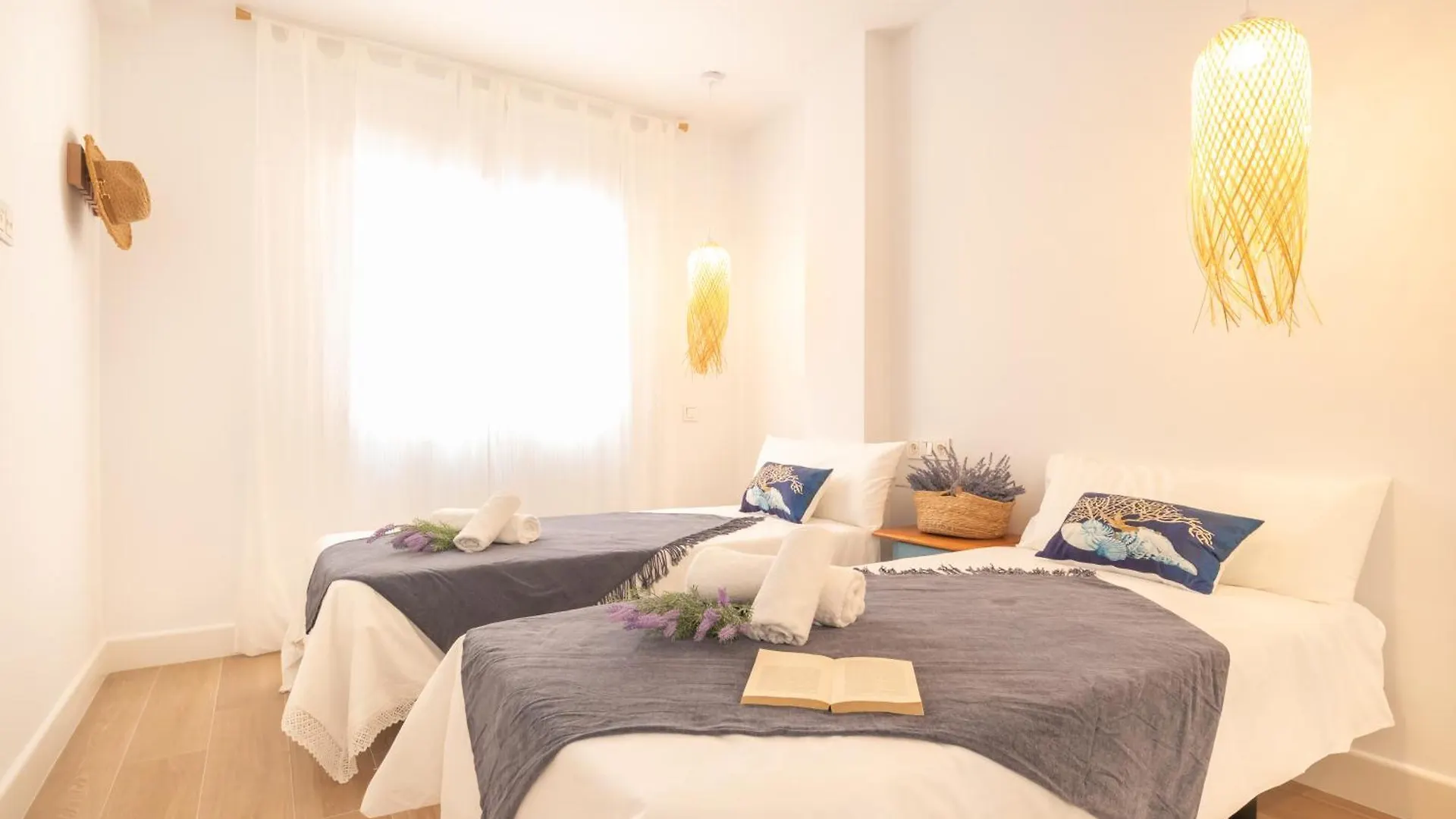 Estepona Downtown Near The Beach - Happy Rentals Hiszpania