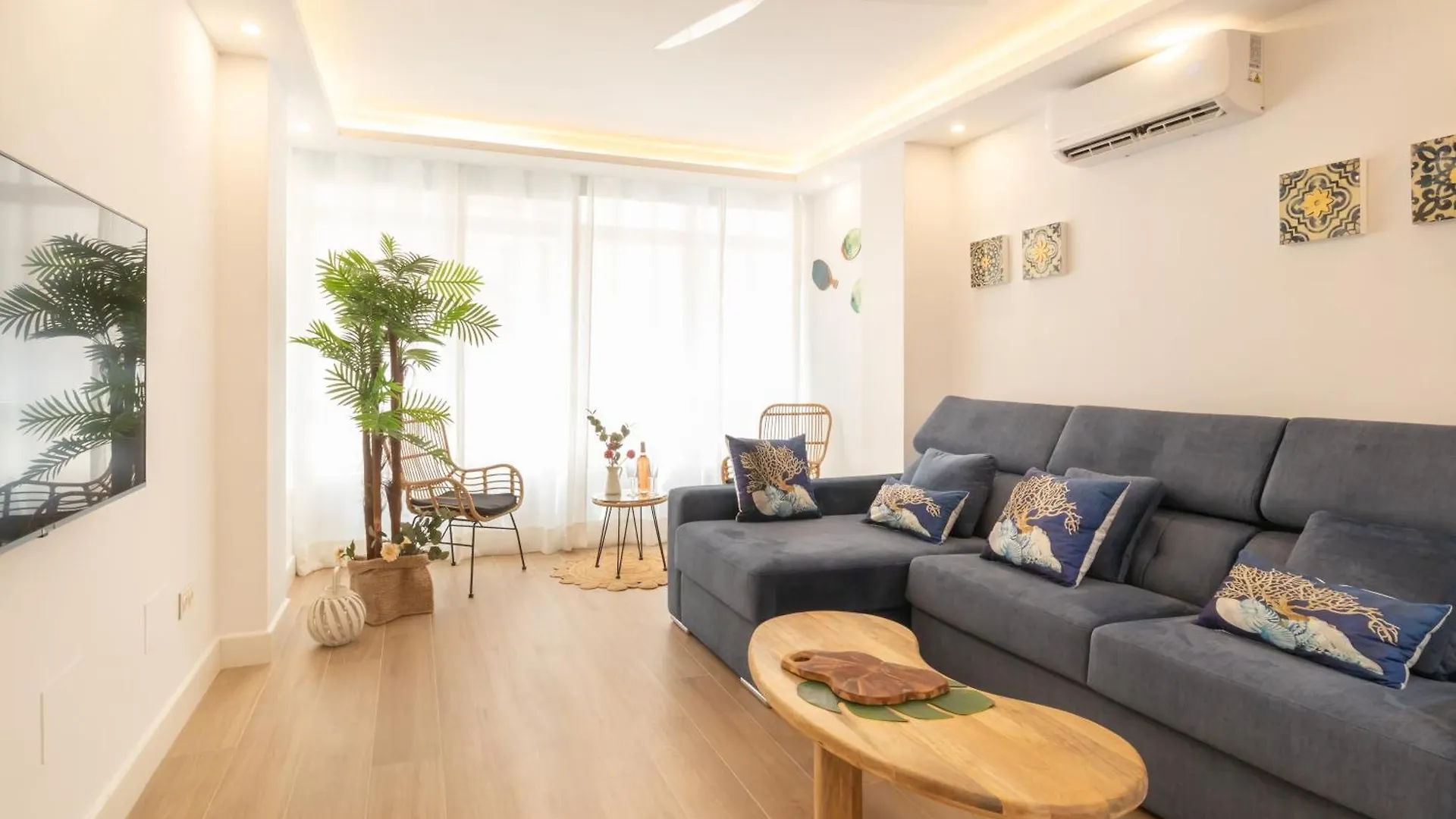 Estepona Downtown Near The Beach - Happy Rentals 0*,  Hiszpania