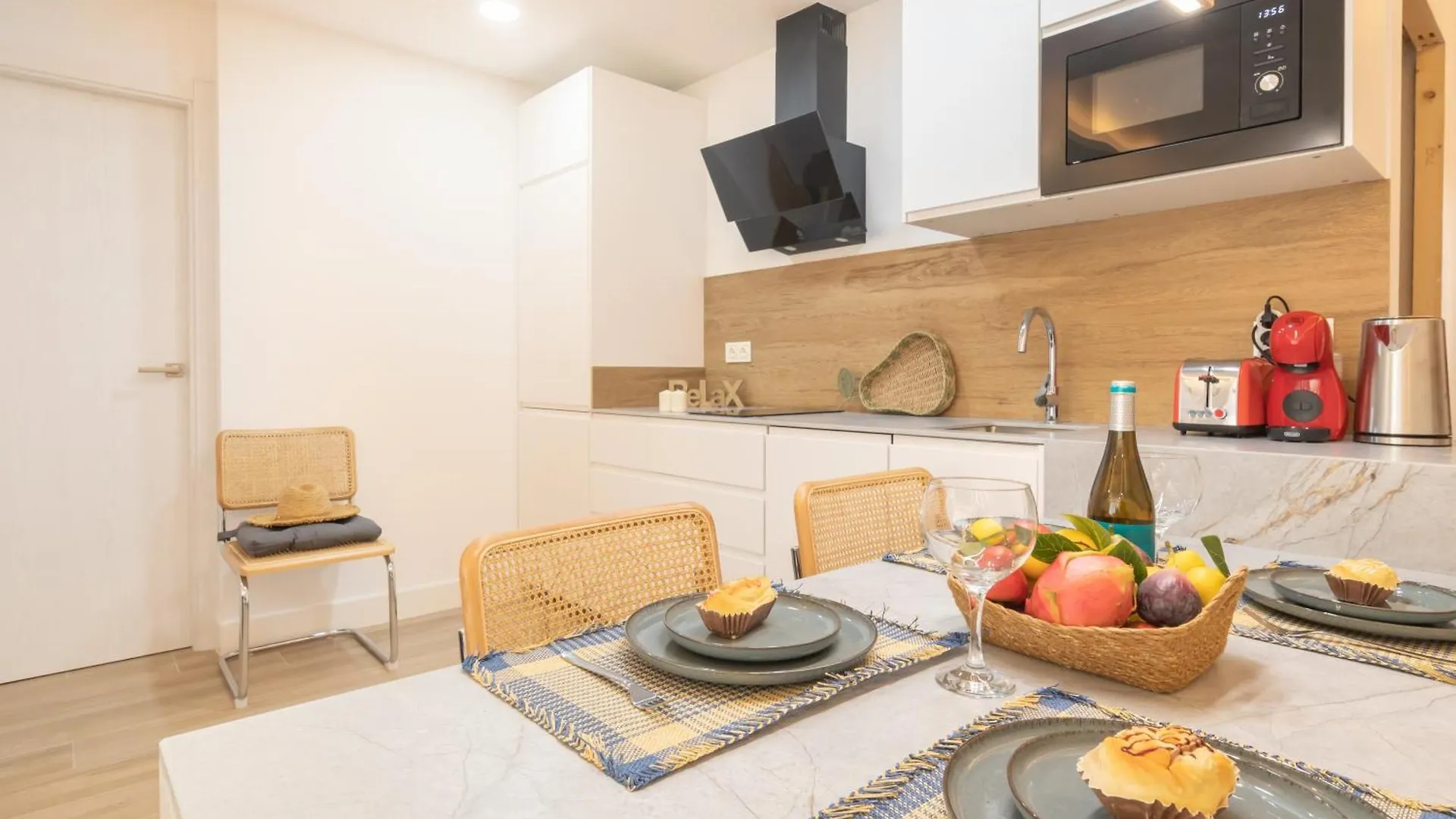 Estepona Downtown Near The Beach - Happy Rentals Apartament